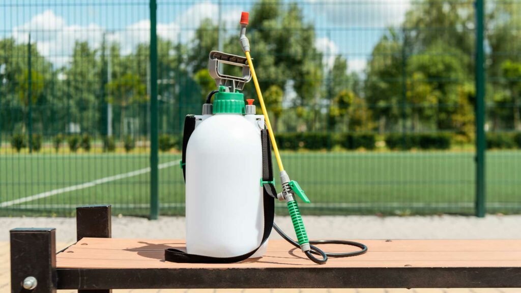 Fertilisers for grass Tennis Courts